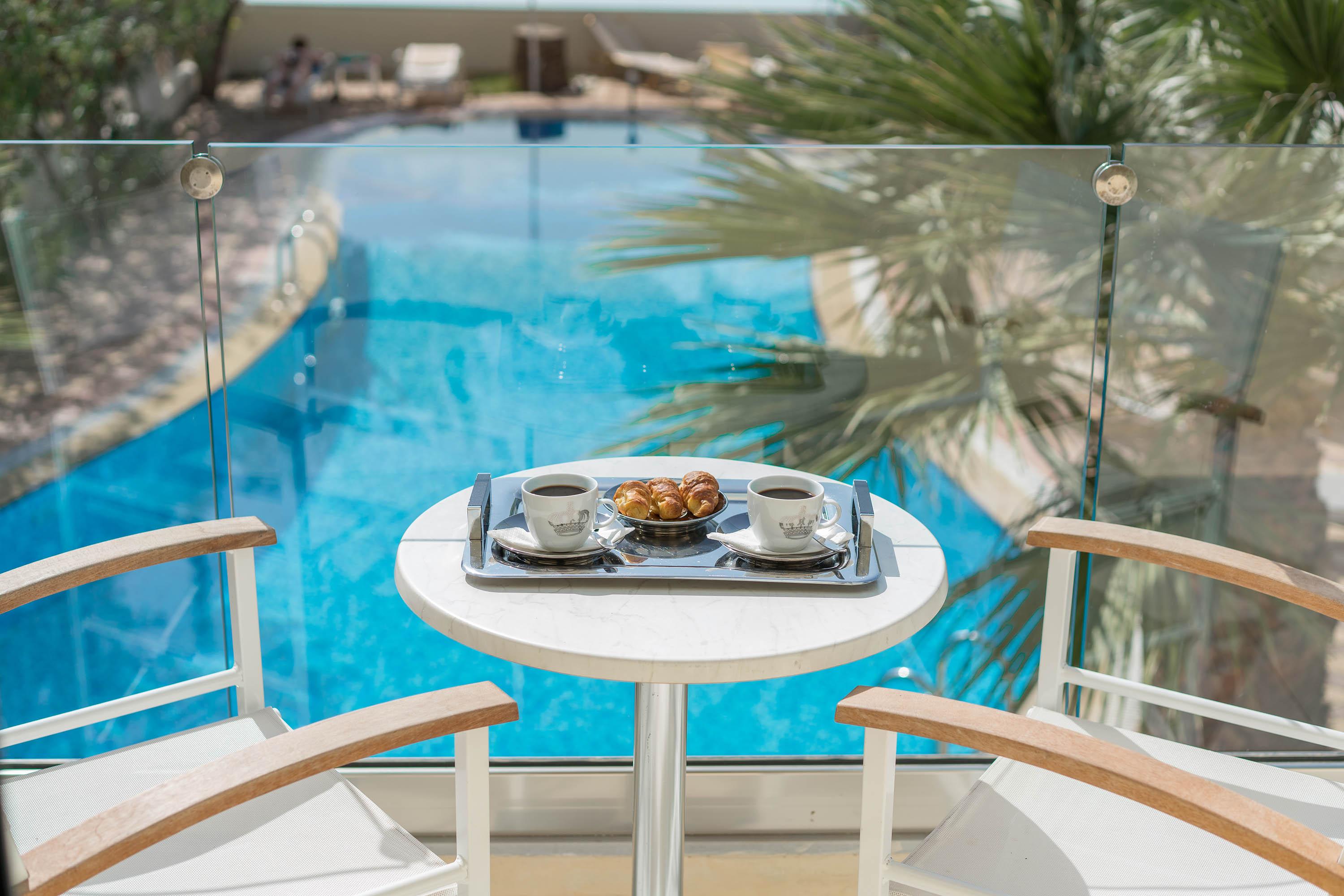 Apollo Apartments Paralia Kourna Exterior photo