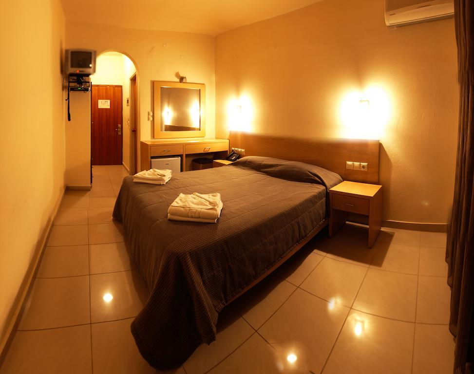 Apollo Apartments Paralia Kourna Room photo
