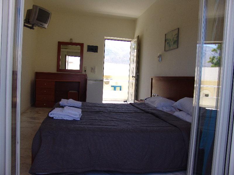 Apollo Apartments Paralia Kourna Exterior photo