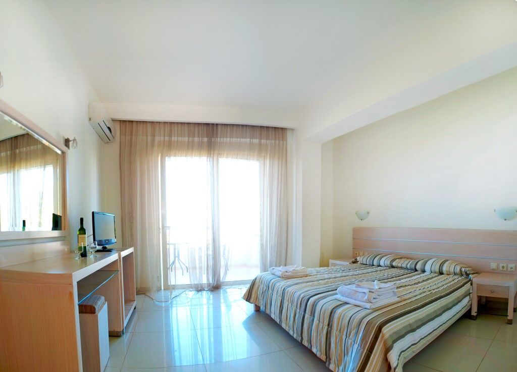 Apollo Apartments Paralia Kourna Exterior photo